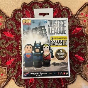 Justice League 2017 Entertainment Earth ComicCon Exclusive Wooden Figures Set